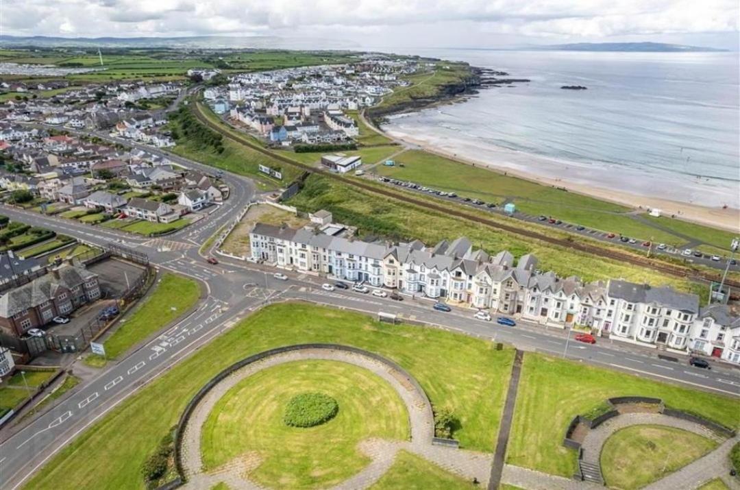 6 Dunluce Park - Portrush By The Sea Appartement Buitenkant foto