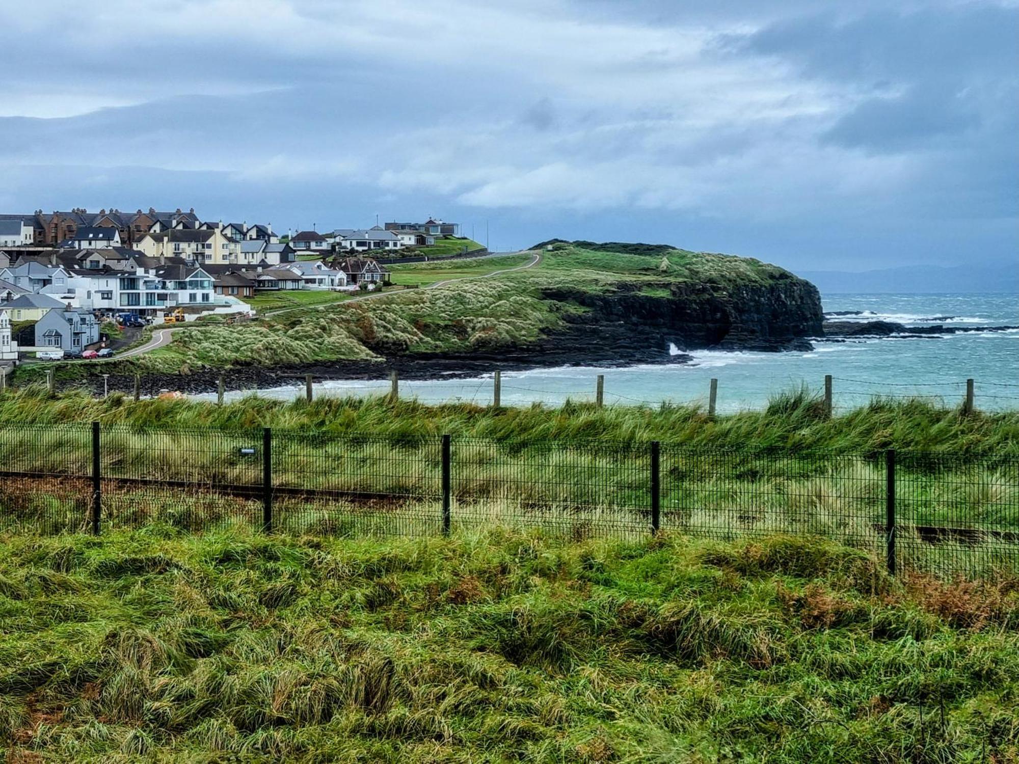 6 Dunluce Park - Portrush By The Sea Appartement Buitenkant foto