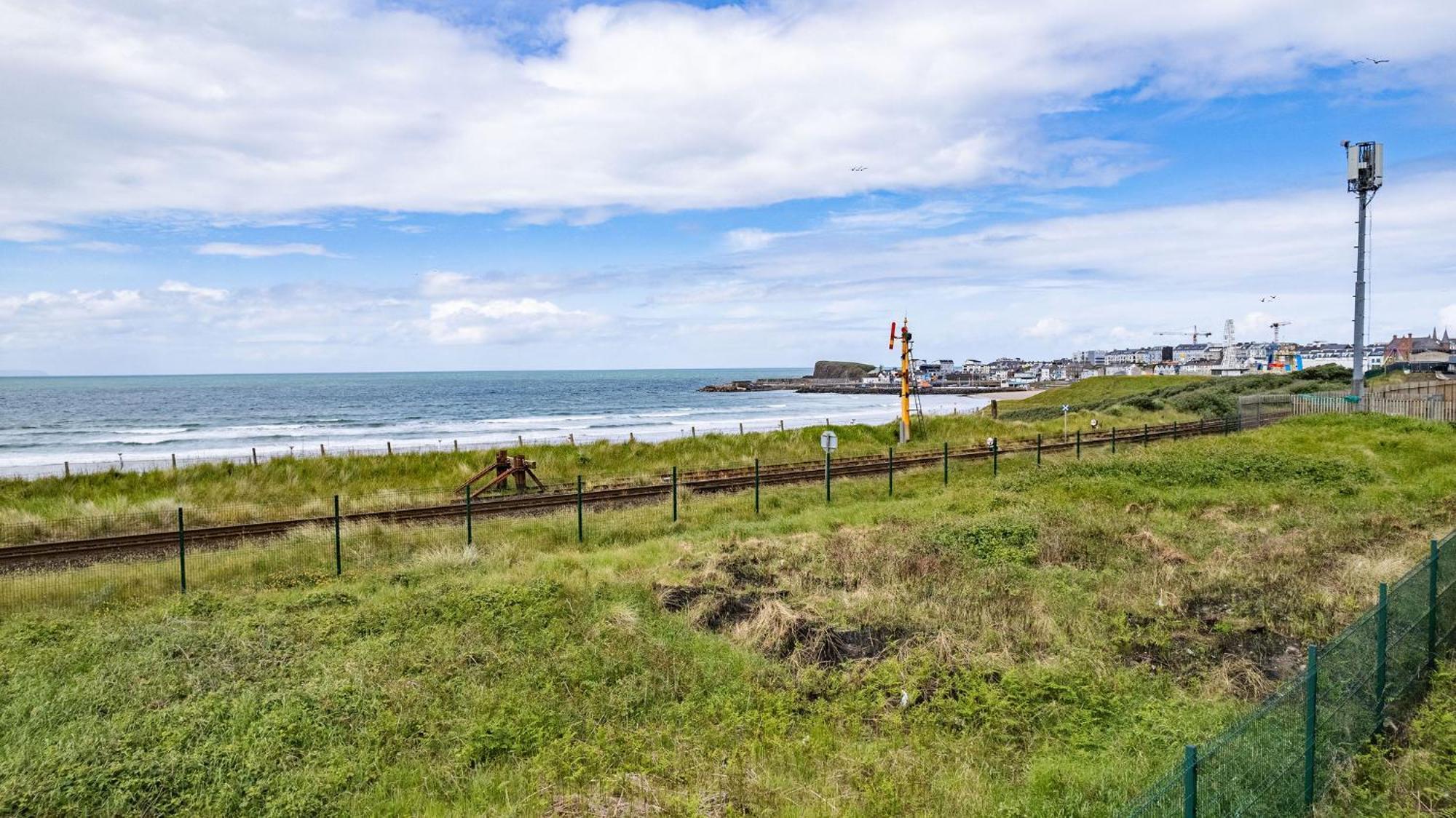 6 Dunluce Park - Portrush By The Sea Appartement Buitenkant foto