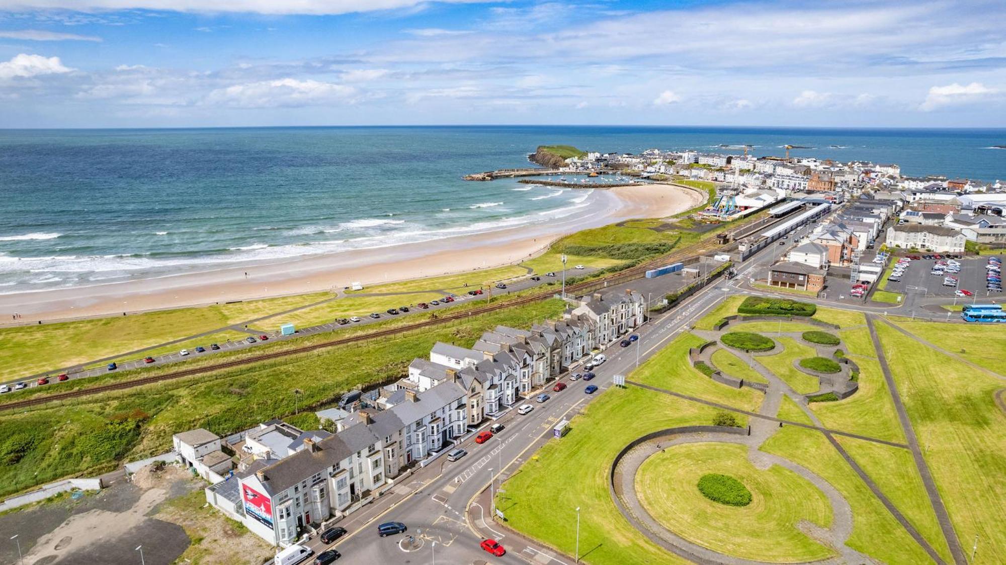 6 Dunluce Park - Portrush By The Sea Appartement Buitenkant foto