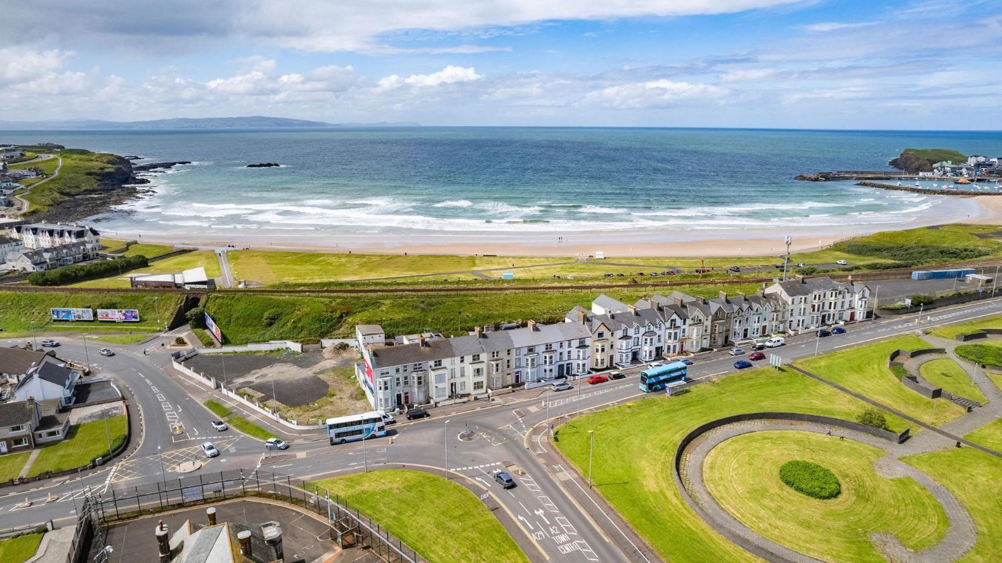 6 Dunluce Park - Portrush By The Sea Appartement Buitenkant foto
