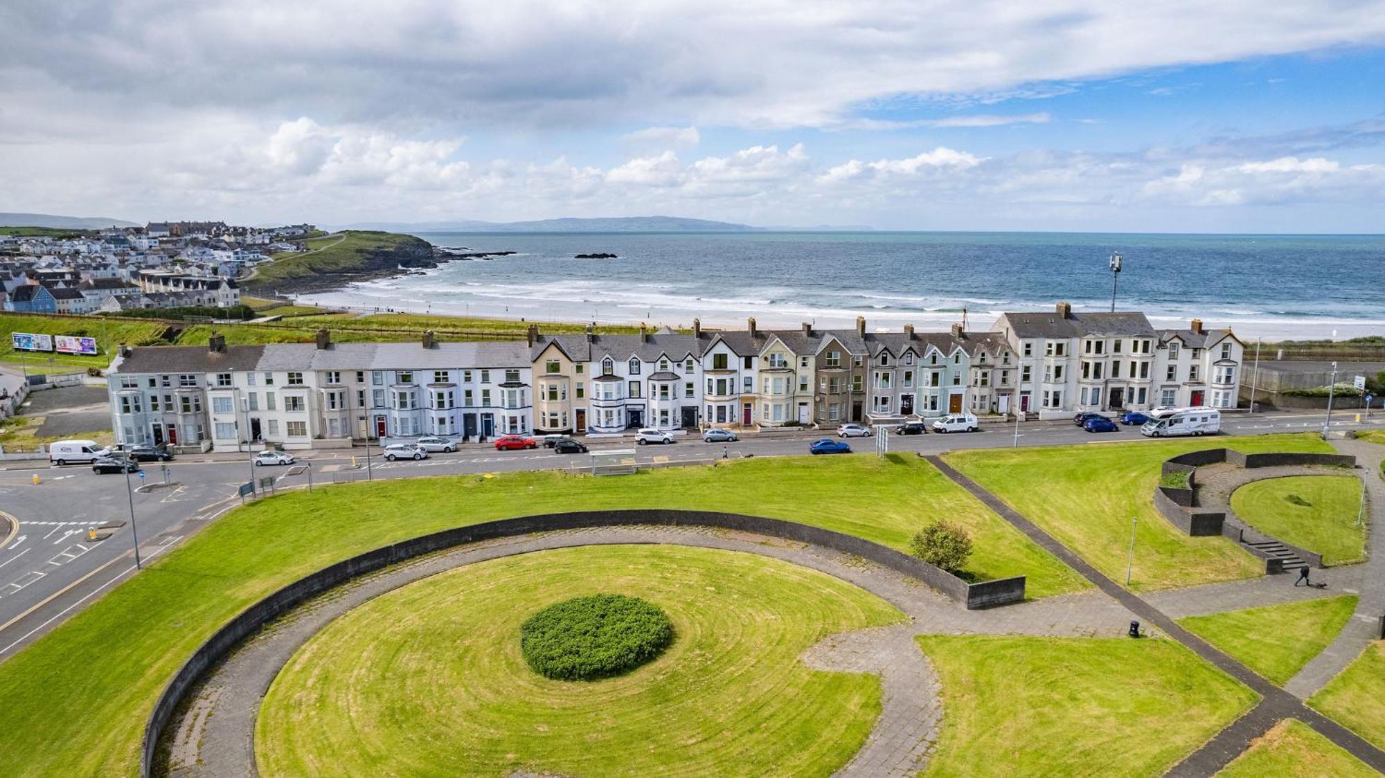 6 Dunluce Park - Portrush By The Sea Appartement Buitenkant foto