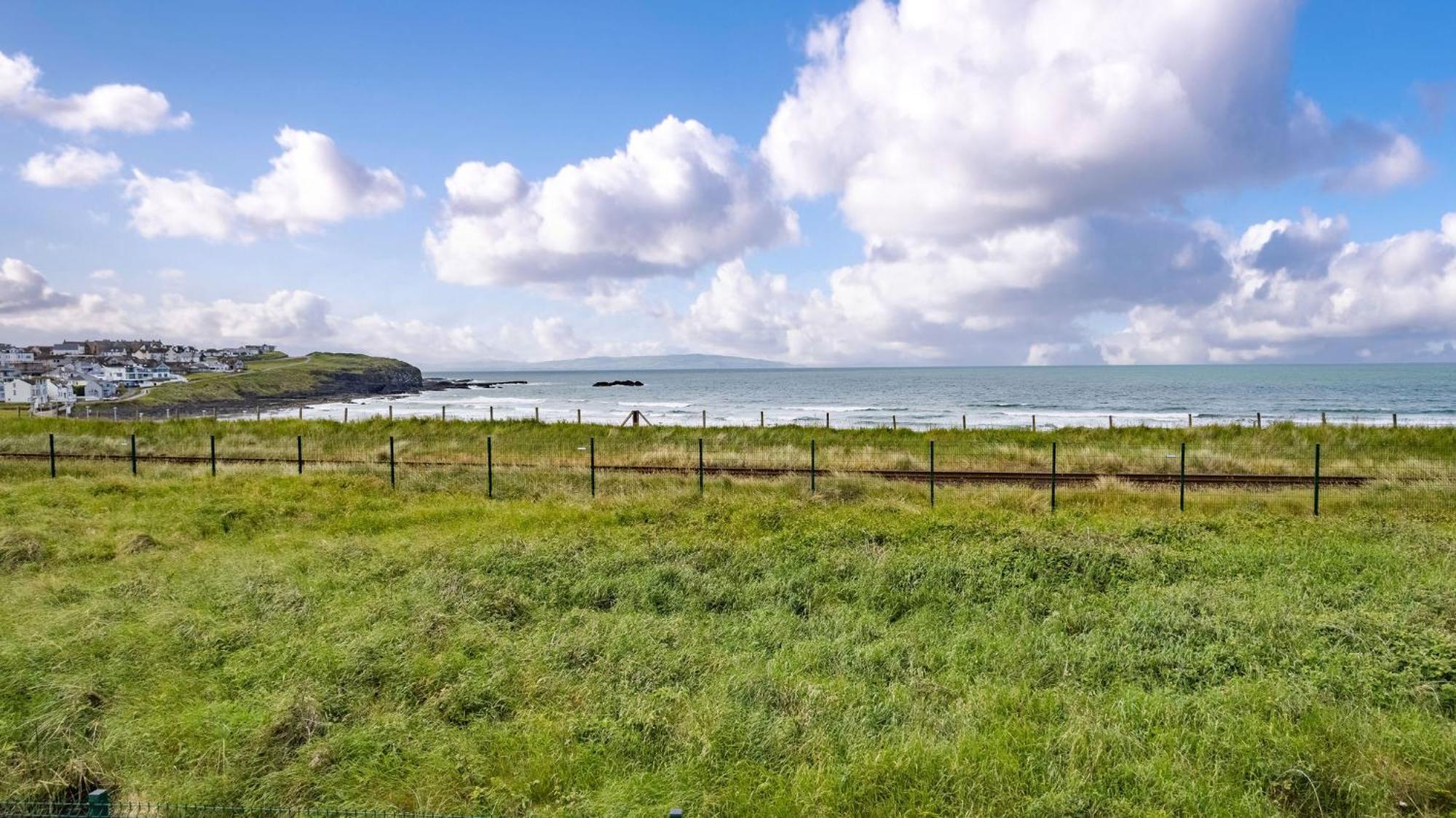 6 Dunluce Park - Portrush By The Sea Appartement Buitenkant foto